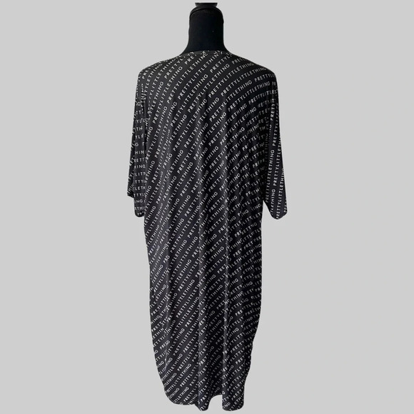 PRETTYLITTLETHING Plus Black Oversized T Shirt  Dress - Picture 4 of 16